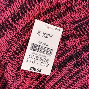 Hat and scarf set, pink by Victoria’s Secret